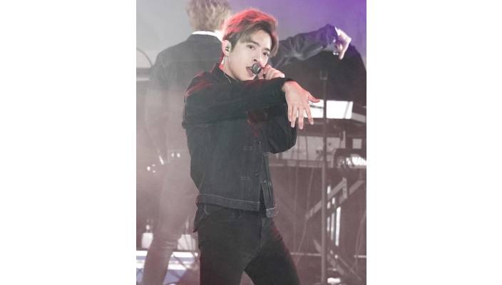 【全民造星】成軍三年半！細睇香港人氣男子組合Mirror 12位男生的衣著變化史 - 李駿傑